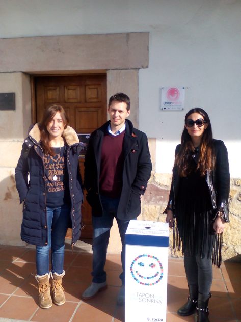 Presidente de la Mancomunidad junto con las Tecnicos de SS del municipio de Reocin.jpg