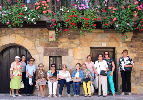 Foto grupal - Excursión a Liérganes taller de memoria